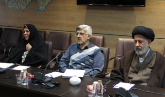 پیام گذاران دینی باید با آنچه به نام دین در جامعه رخ می دهد و ناصواب است، فاصله گذاری کنند