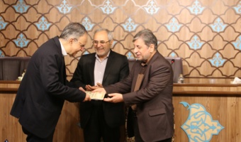 گزارش تصویری مراسم «رونمایی از سه اثر استاد داوری + نفرات برتر هفته پژوهش»