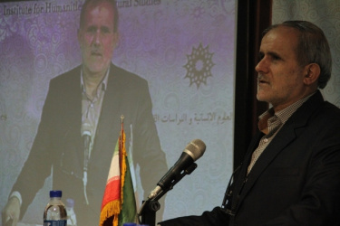 دکتر قبادی: استاد باستانی پاریزی  به دانش تاریخ معاصر ایران هویت بخشید