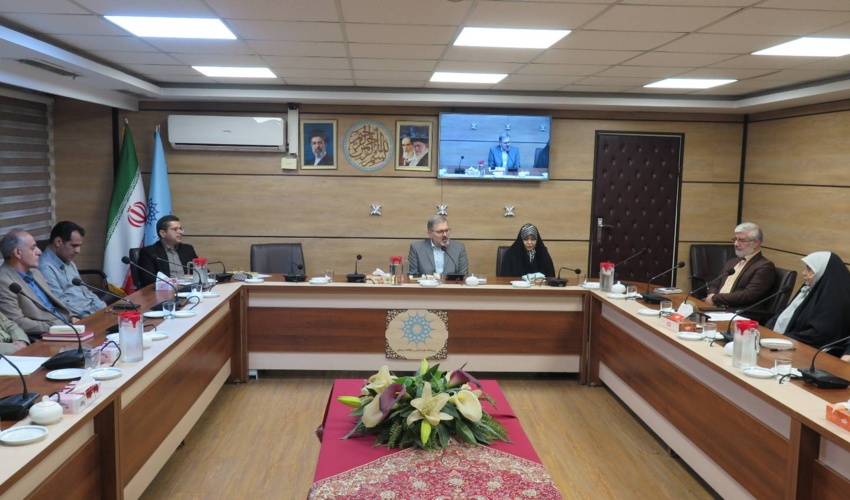 دیدار عمومی رئیس پژوهشگاه علوم انسانی و مطالعات فرهنگی با اعضای پژوهشکده زبان و ادبیات
